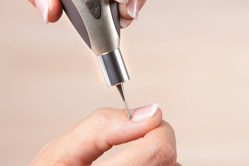 Коррекция ногтей: как сделать самостоятельно в домашних условиях